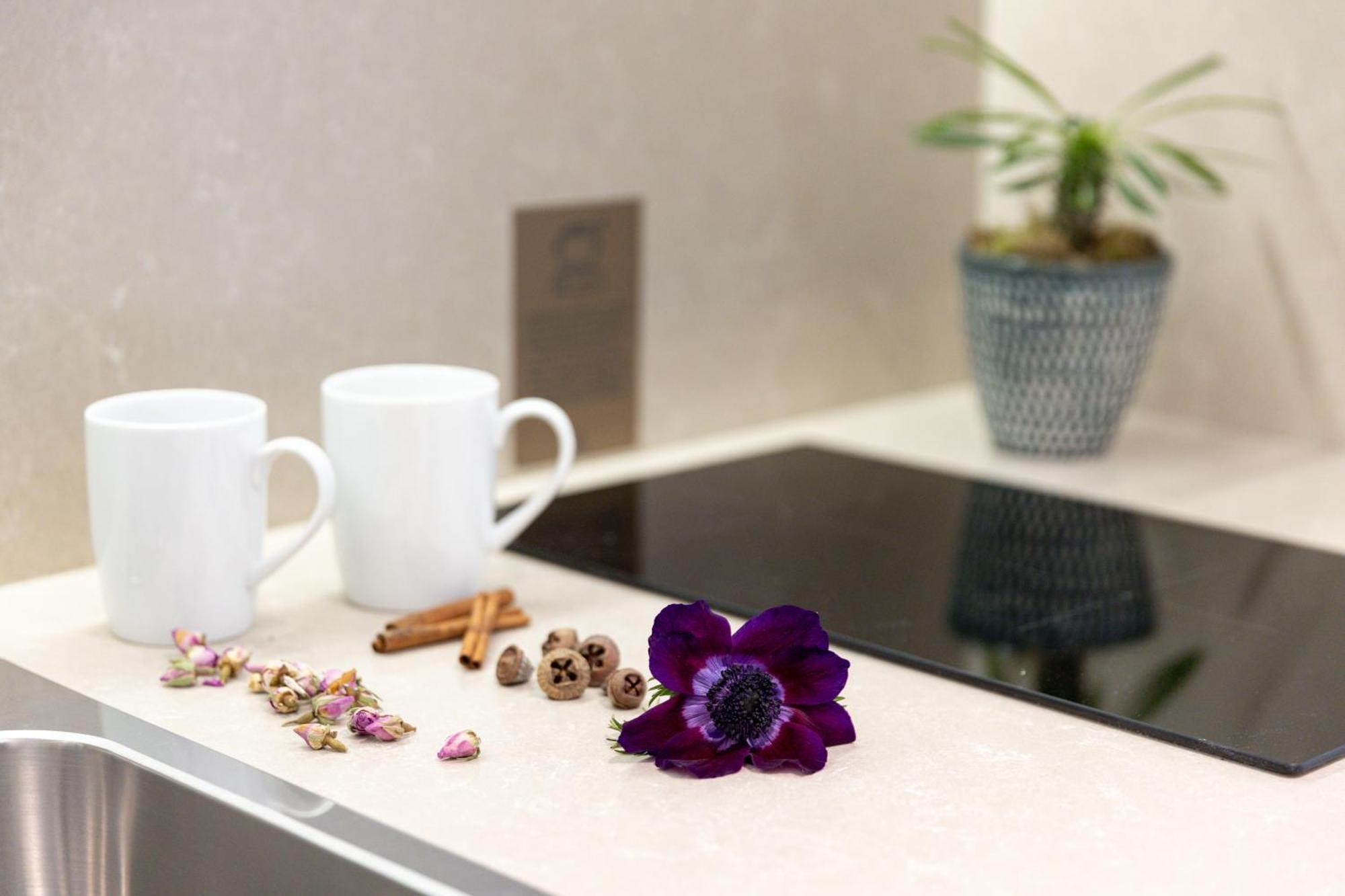 Hatelier Garda Home By Enjoy Garda Hotel เปสเคียรา เดล การ์ดา ภายนอก รูปภาพ